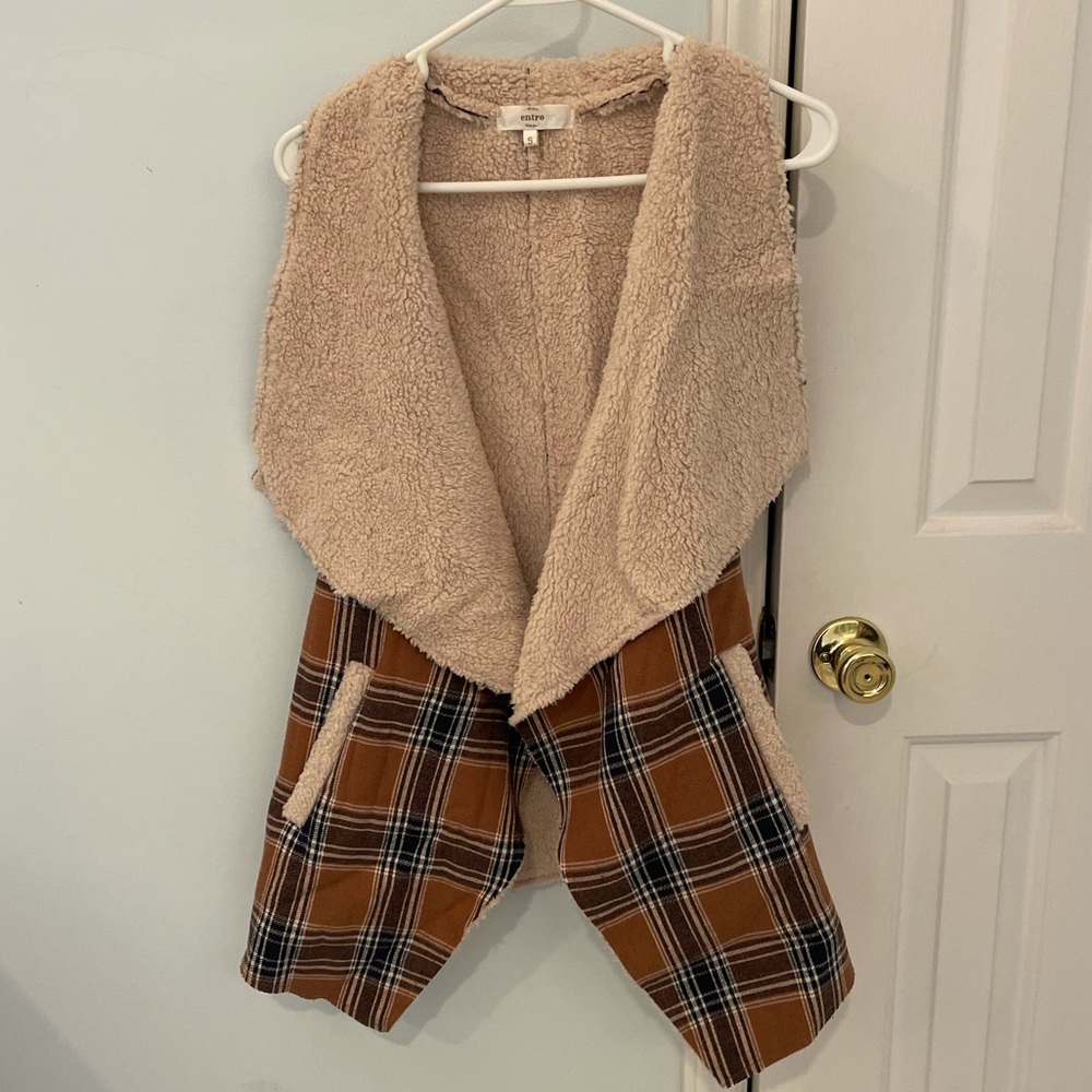 Cute Sherpa plaid vest!